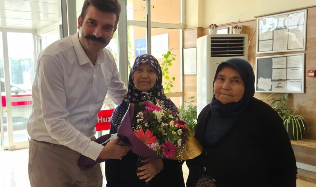 Afyonkarahisar Sandıklı Kaymakamı Selçuk Yosunkaya, kurum ziyaretleri kapsamında Sandıklı Sosyal