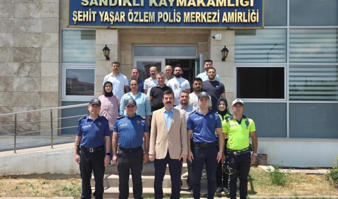 Afyonkarahisar Sandıklı Kaymakamı Selçuk Yosunkaya, ilçede görev yapan kamu kurumlarına