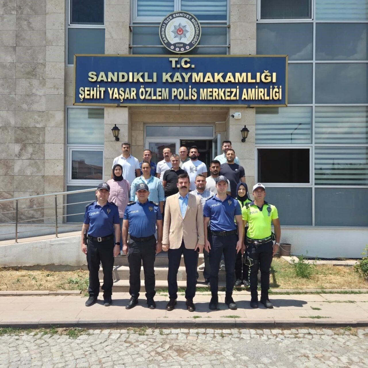 Afyonkarahisar Sandıklı Kaymakamı Selçuk Yosunkaya, ilçede görev yapan kamu kurumlarına