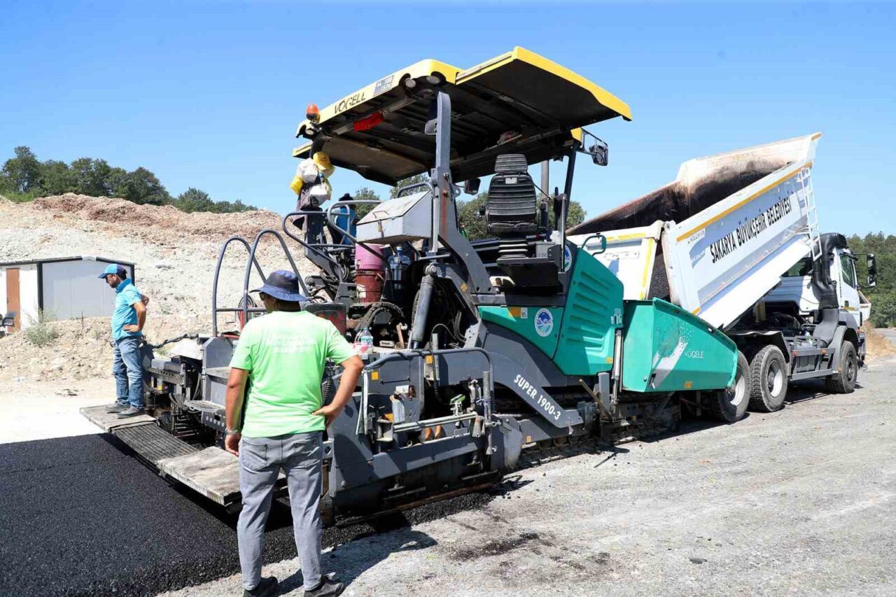 Sakarya Büyükşehir Belediyesi, sürdürdüğü yoğun mesaiyle Kaynarca ulaşımında yeni bir