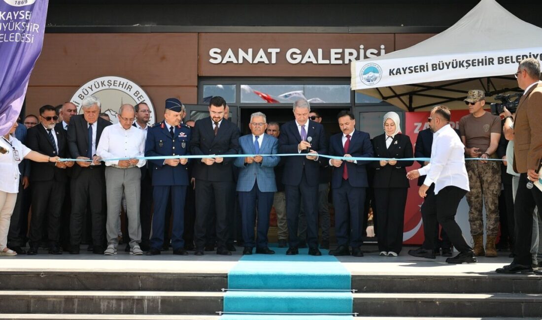 Kayseri Büyükşehir Belediye Başkanı Dr. Memduh Büyükkılıç, TBMM Milli Savunma