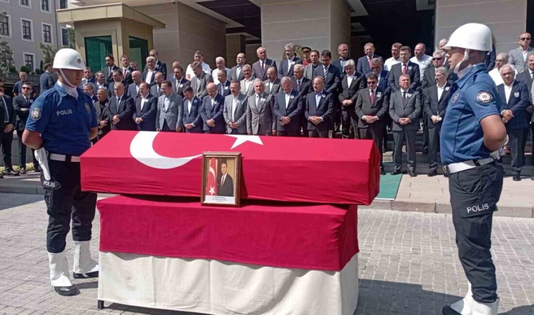 Sivas’ın Kangal ilçesinde geçirdiği trafik kazasında hayatını kaybeden eski Bitlis