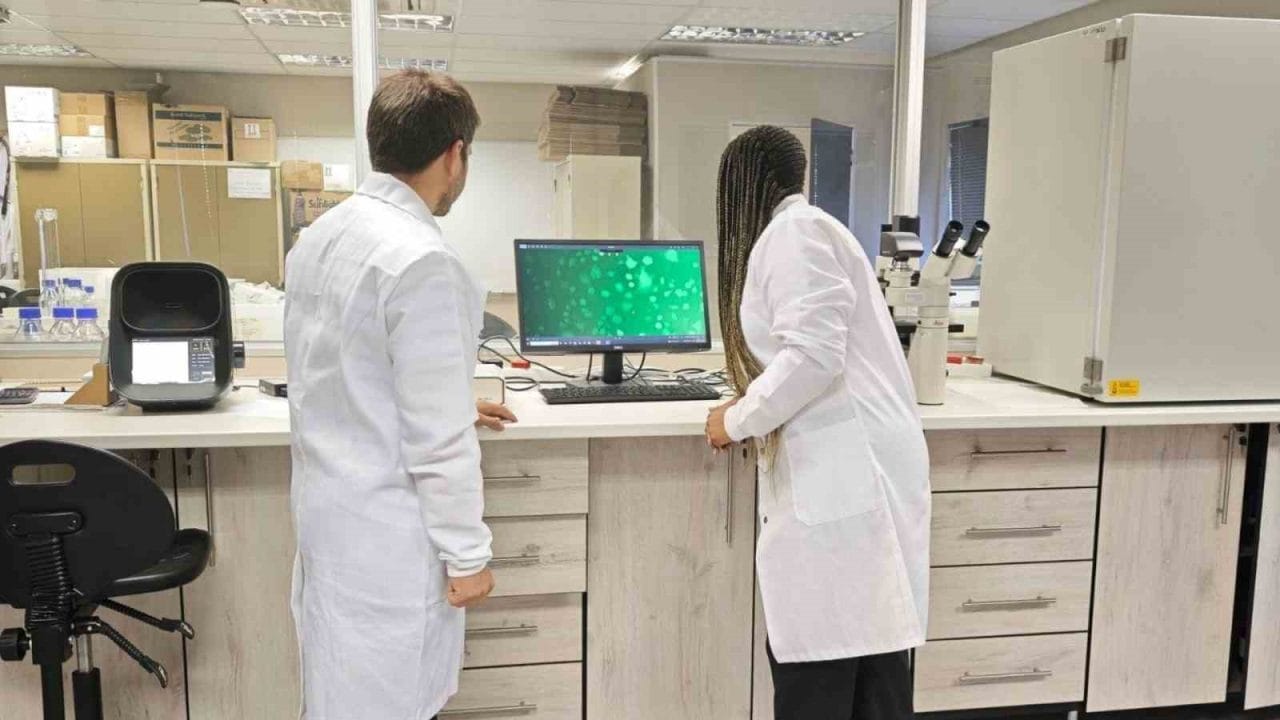 Karabük Üniversitesi (KBÜ) Sağlık Bilimleri Enstitüsü Anatomi Doktora Programı öğrencisi