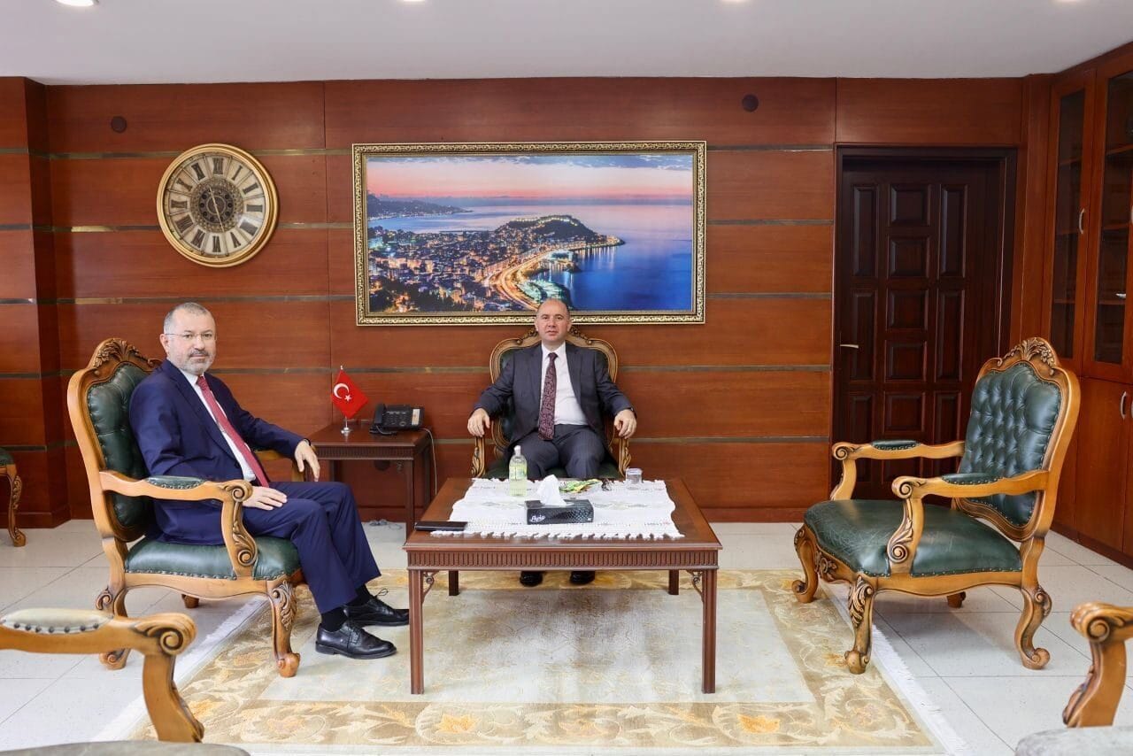 Karabük Üniversitesi Rektörü Prof. Dr. Fatih Kırışık, üniversite-toplum etkileşimini pekiştirmeye