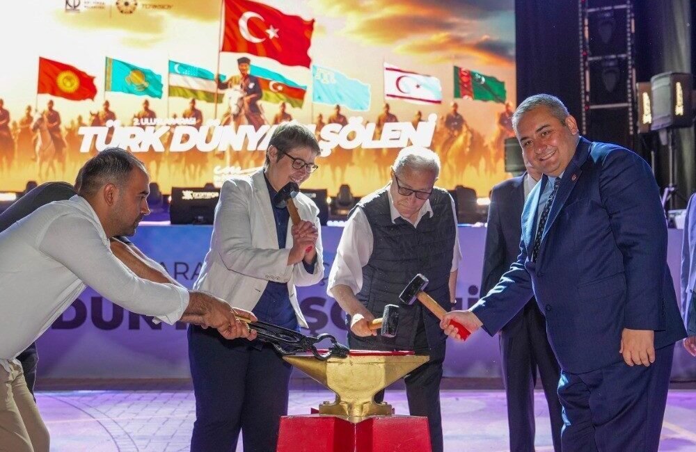 Keçiören Belediyesi ev sahipliğinde düzenlenen 2’nci Uluslararası Keçiören Türk Dünyası