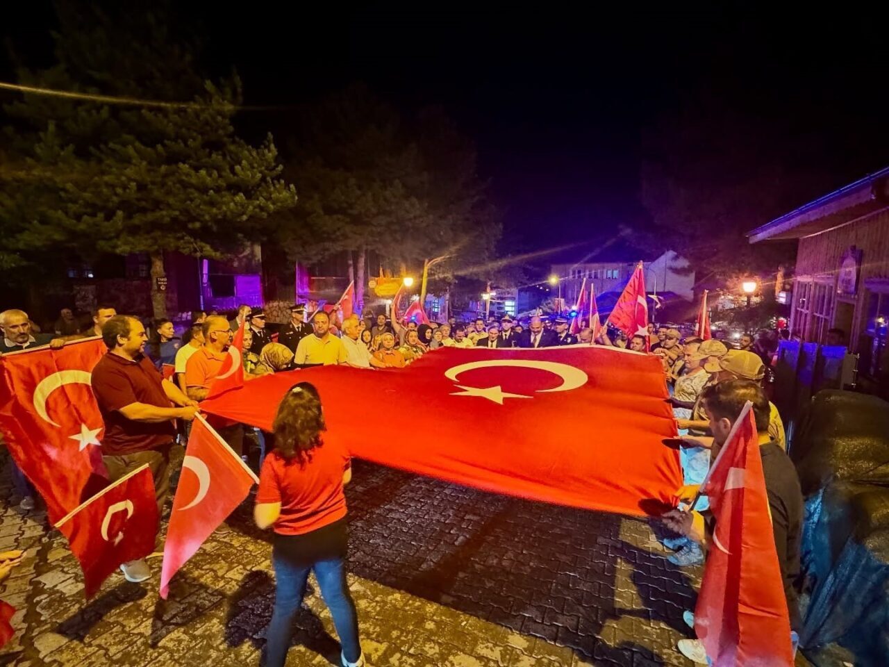 Erzincan’ın Kemaliye ilçesinde, 15 Temmuz Demokrasi ve Milli Birlik Günü