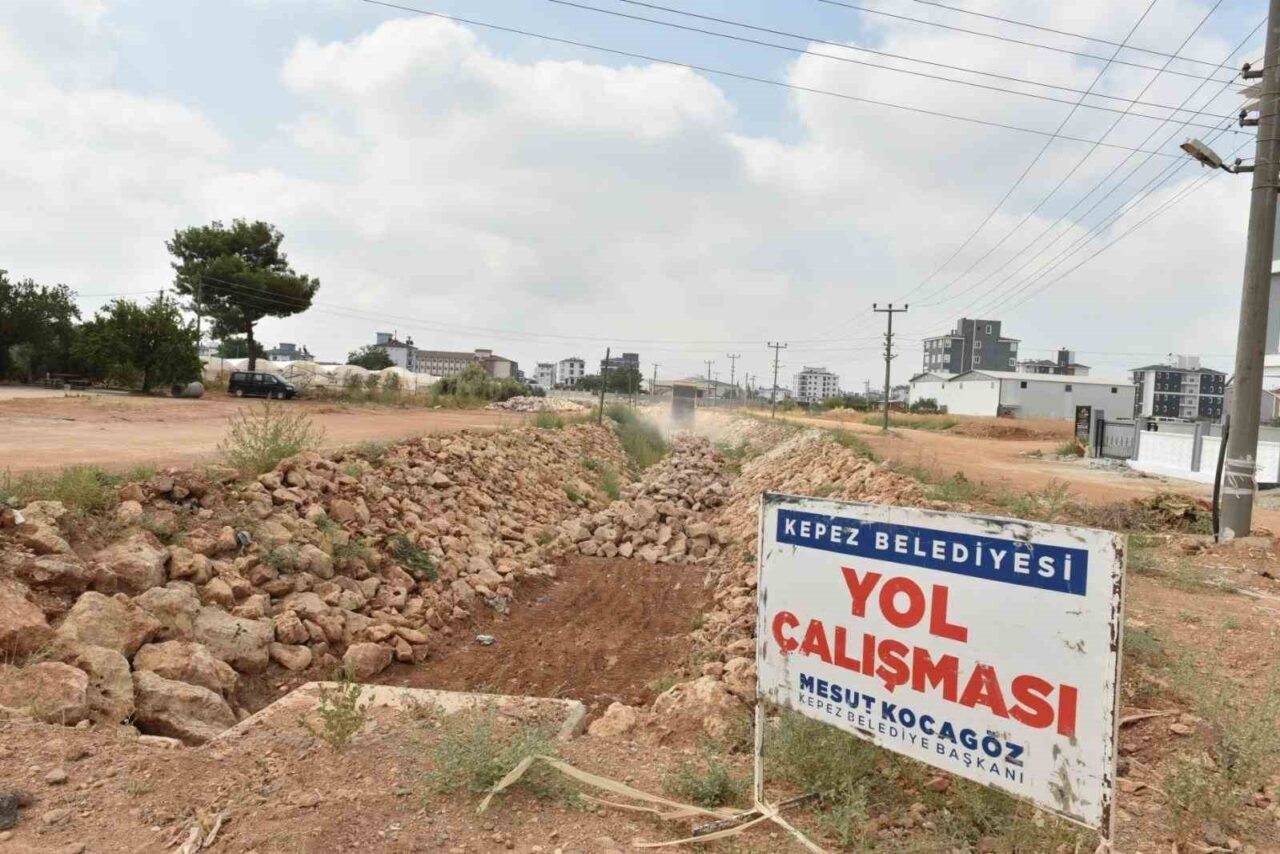Kepez Belediyesi, altyapı yatırımları kapsamında Varsak Demirel Mahallesi’nde ıslah çalışmalarını