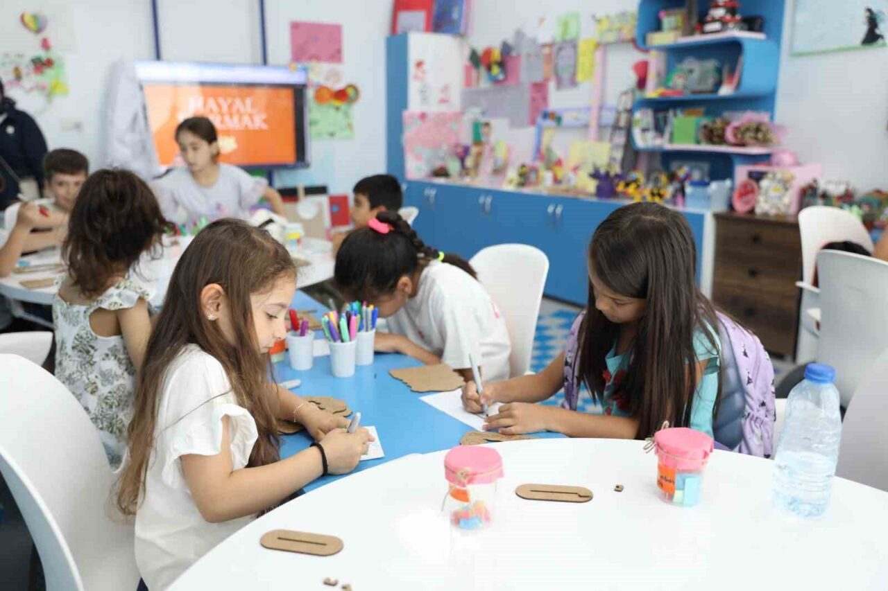 Samsun Büyükşehir Belediyesi’nin öncülüğünde çocukların bilimle, sanatla ve doğayla iç