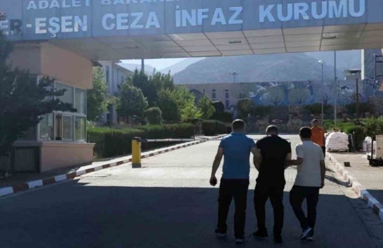 Hakkında 25 ayrı suçtan toplam 49 yıl 4 ay 75
