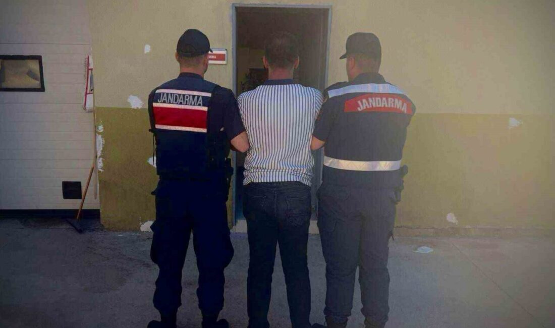 Gaziantep’te jandarma ekipleri tarafından çeşitli suçlardan aranan 3 şahıs yakalandı.
