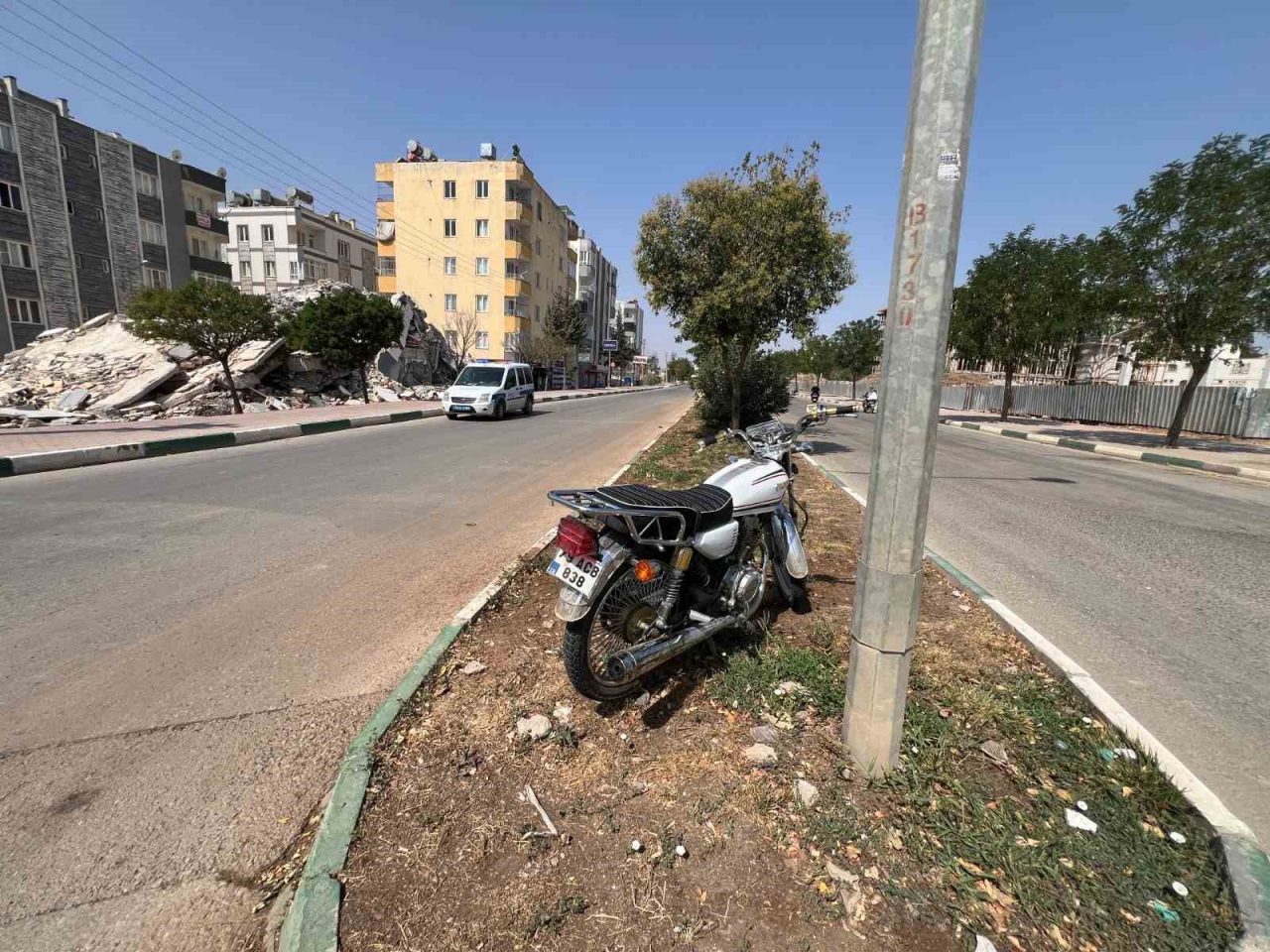 Kilis’te otomobil ile motosikletin çarpışması sonucu meydana gelen kazada motosiklette
