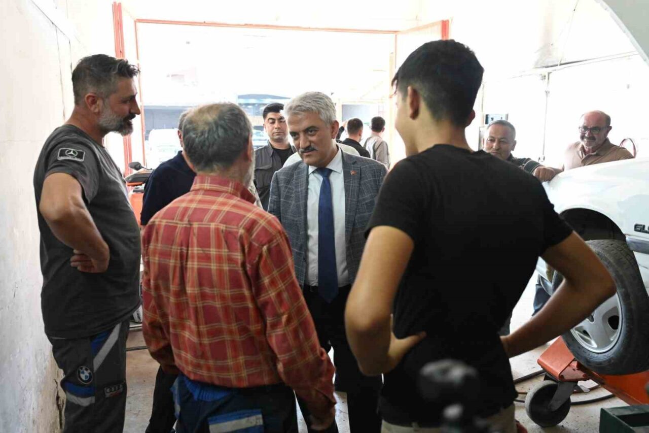 Kırıkkale Valisi Mehmet Makas, Eski Sanayi Sitesi’nde faaliyet gösteren esnafı