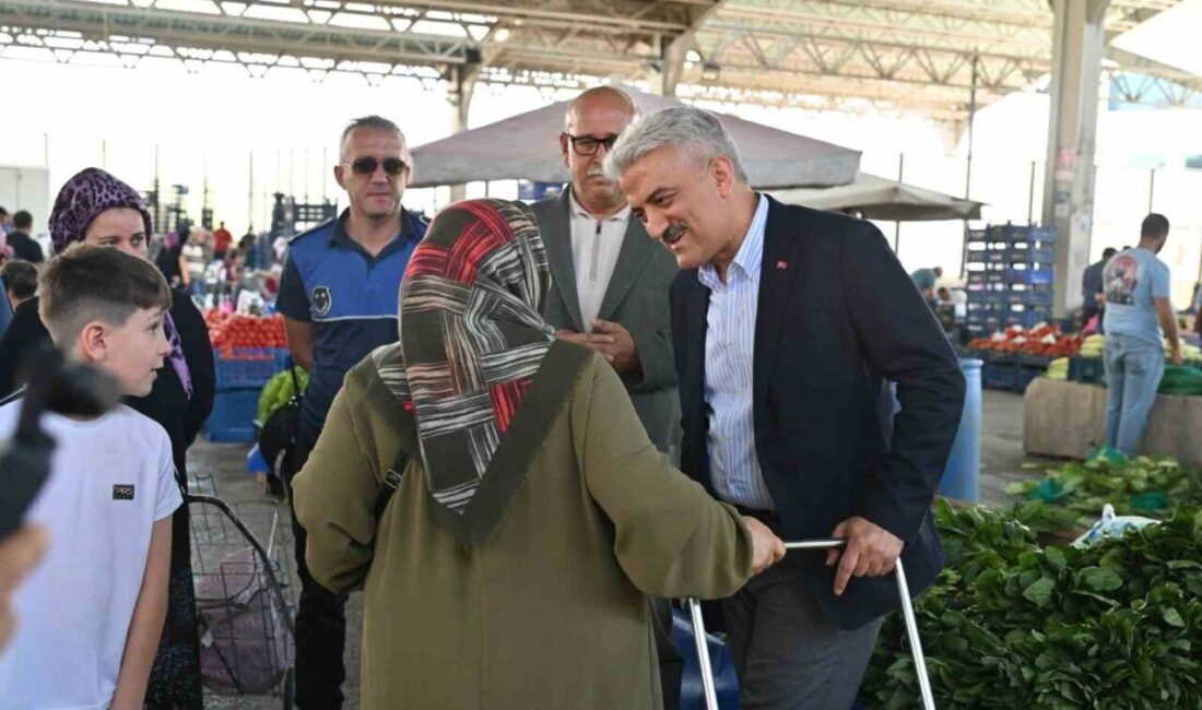 Kırıkkale Valisi Mehmet Makas, semt pazarını ziyaret ederek esnaf ve