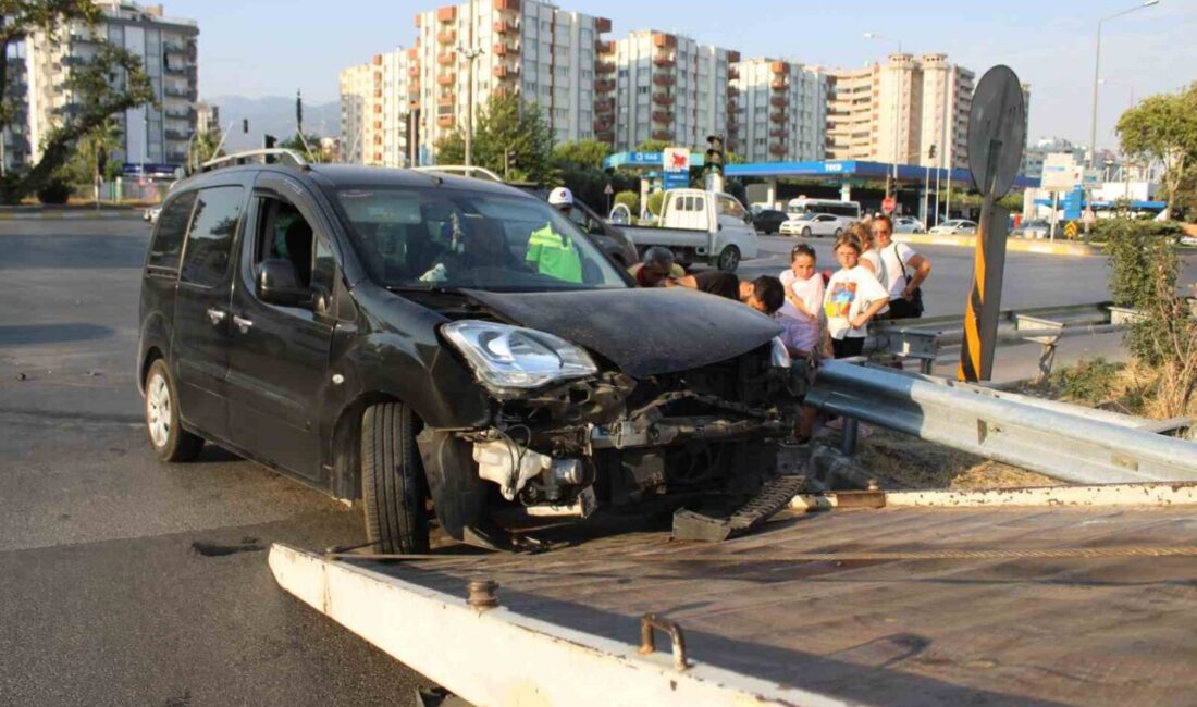 Aydın’ın Efeler ilçesindeki otoban kavşağında iki aracın çarpışması sonucu meydana