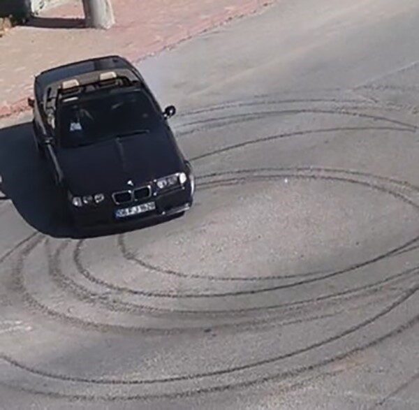 KIRŞEHİR (İHA) – Kırşehir’de trafik ekipleri drift yapan bir sürücüye