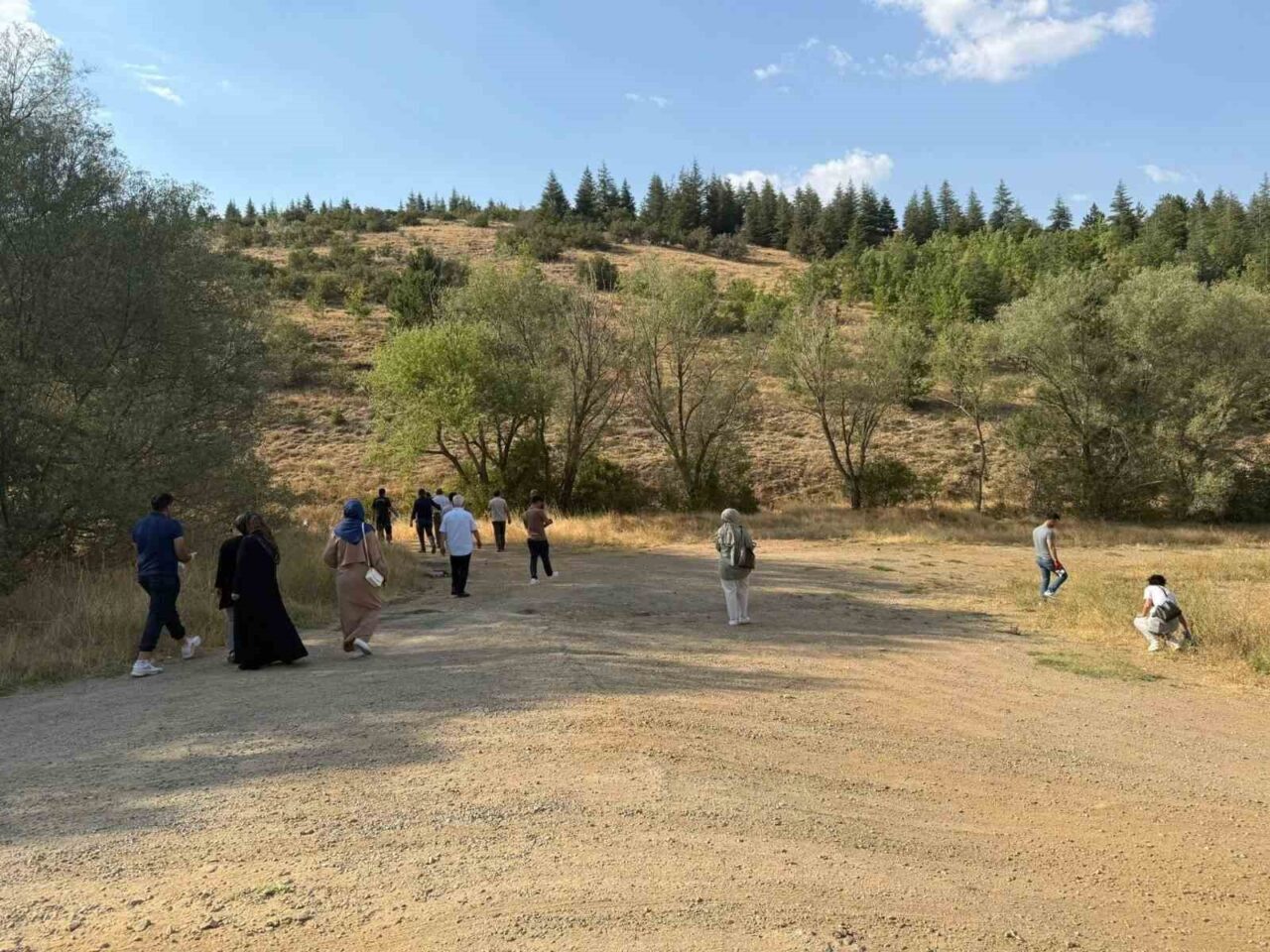 KIRŞEHİR (İHA) – Kırşehir’in Boztepe ilçesinde, jandarma öncülüğünde düzenlenen çevre
