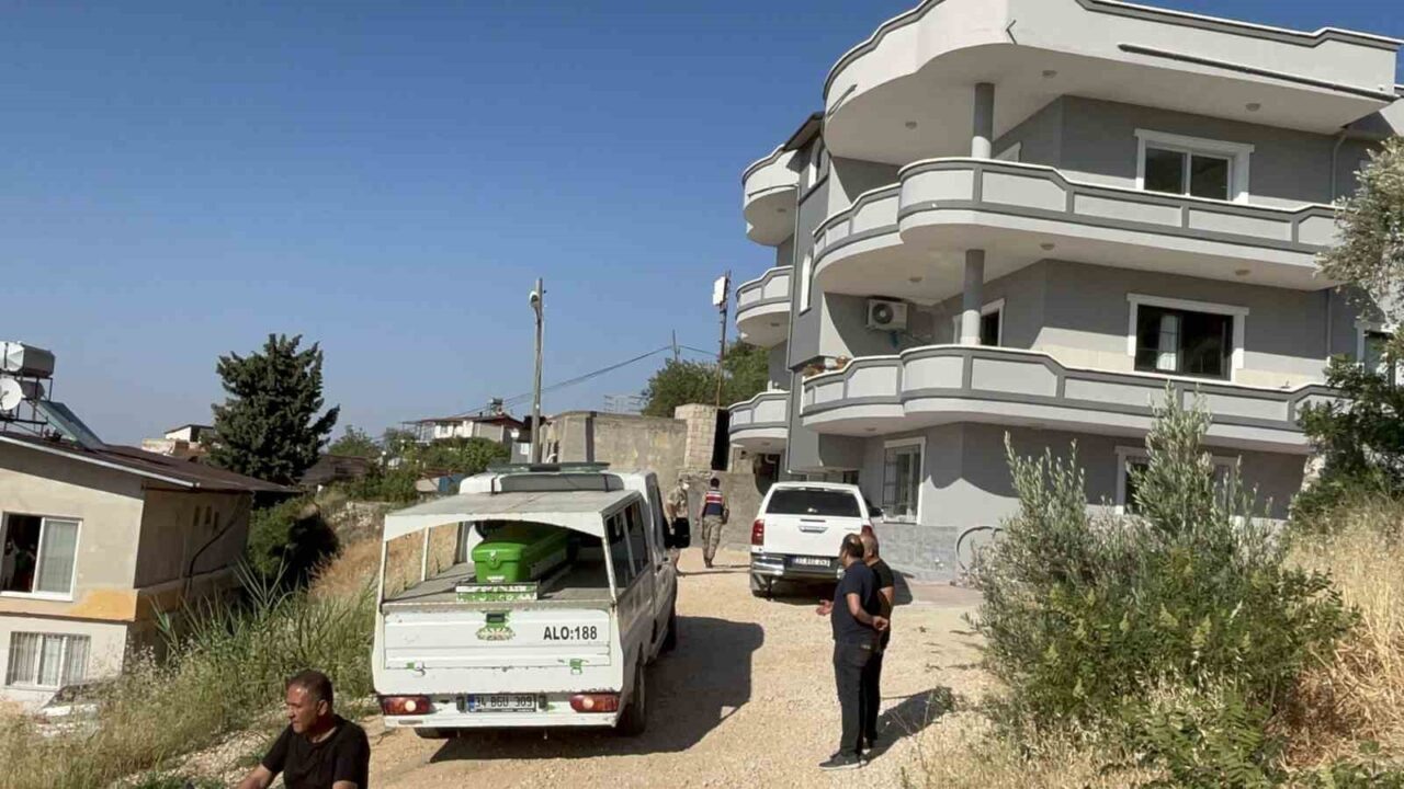 Hatay’da eşini ve kızını av tüfeğiyle vurarak öldüren şahsın madde