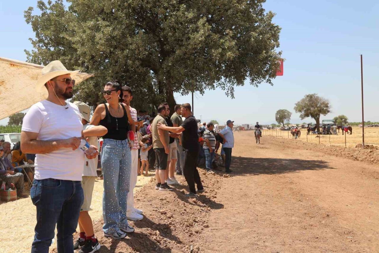 Tavas Belediyesi ve Kızılcabölük Atlı Spor Kulübü tarafından düzenlenen geleneksel