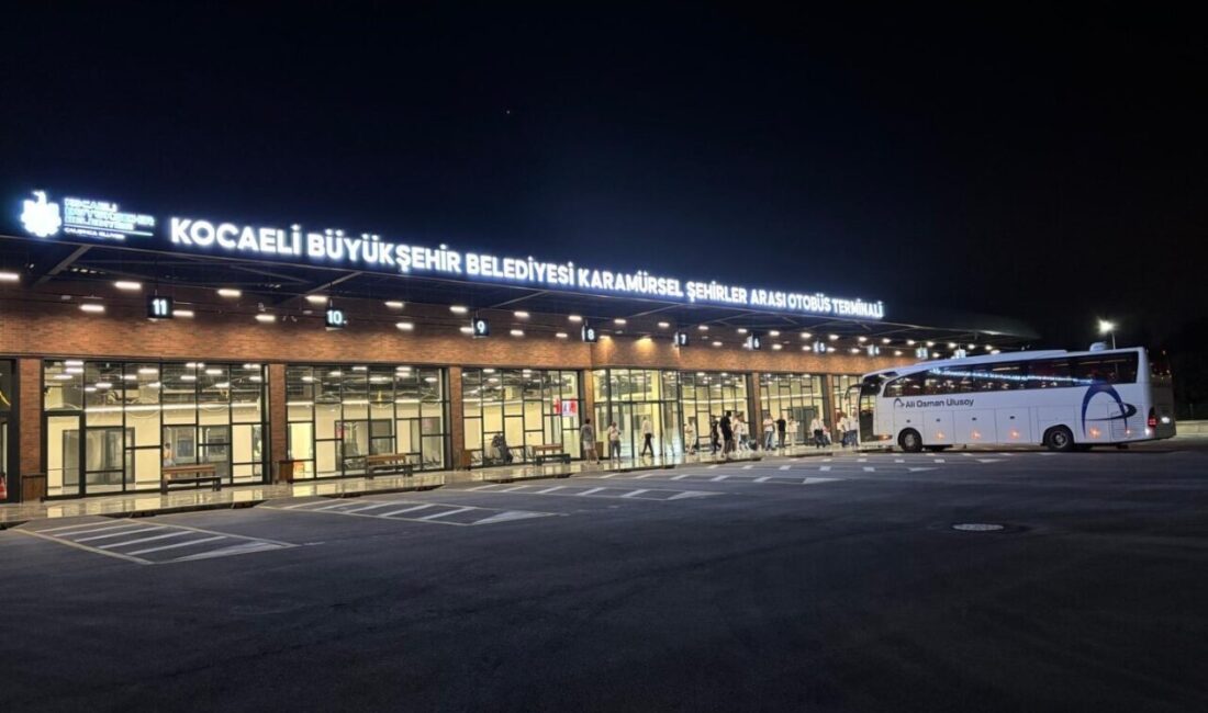 Gölcük’ün ardından Karamürsel Şehirlerarası Otobüs Terminali de hizmete girdi. Terminalden