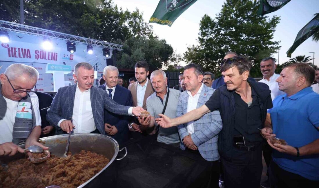 Kocaeli’de düzenlenen “23. Geleneksel Helva Şöleni” renkli görüntülere sahne oldu.