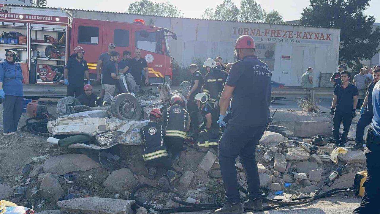 Kocaeli’nin Dilovası ilçesinde iki otomobil ve tırın çarpıştığı kazada ölen