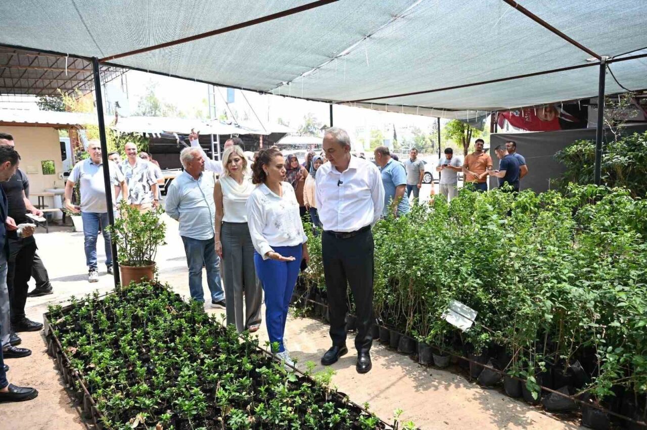 Kepez Belediye Başkanı Mesut Kocagöz, Atatürk Mahallesi’nde 8 bin 550