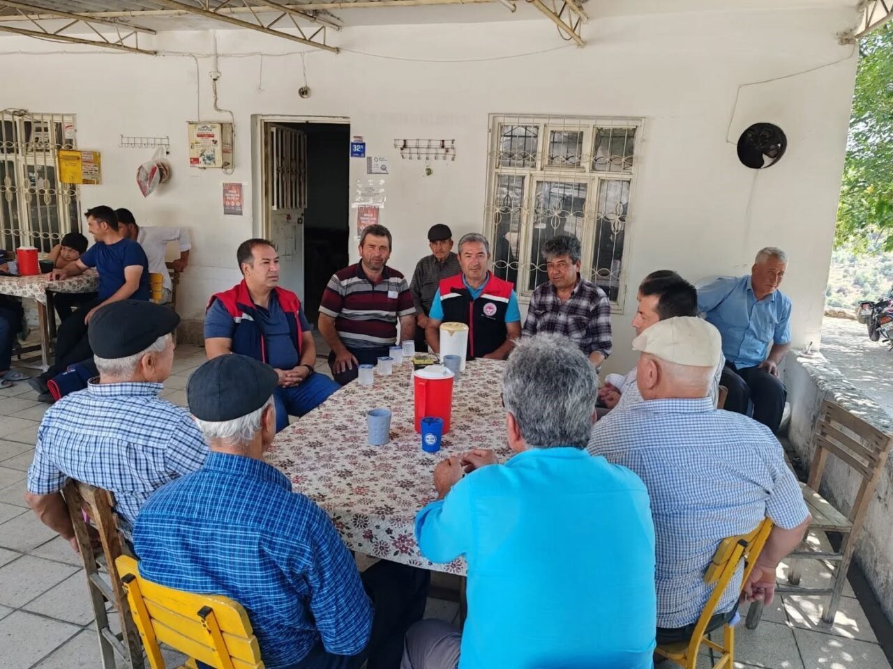 Koçarlı İlçe Tarım ve Orman Müdürlüğü ekipleri, Dereköy Mahallesi’nde üreticilerle