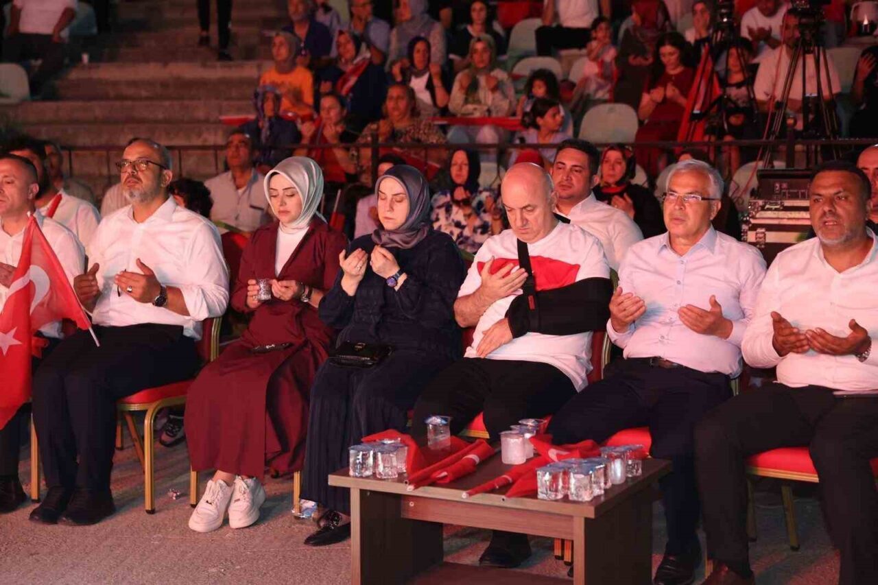 Geçirdiği talihsiz bir kaza sonucu kolundan yaralanarak doktor raporu ile