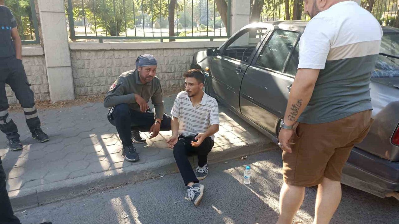 Eskişehir’de bir otomobilin duvara çarpması sonucu meydana gelen trafik kazasında