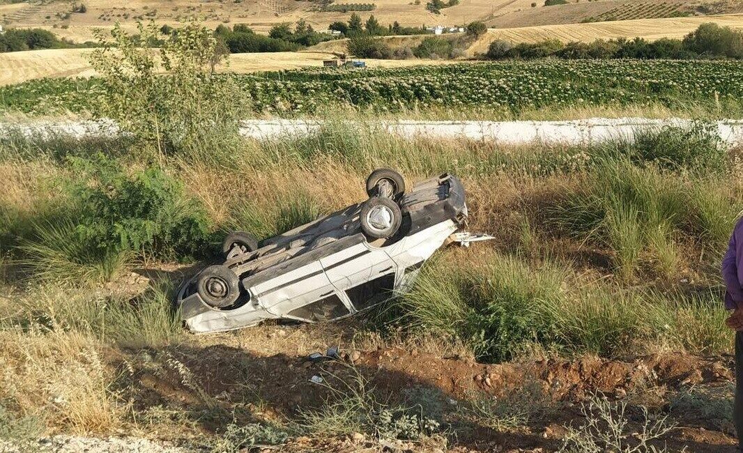 Adıyaman’da, sürücüsünün direksiyon hakimiyetini kaybettiği otomobilin takla atması sonucu 1