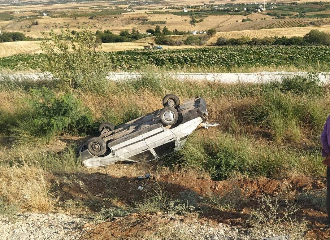 Adıyaman’da, sürücüsünün direksiyon hakimiyetini kaybettiği otomobilin takla atması sonucu 1