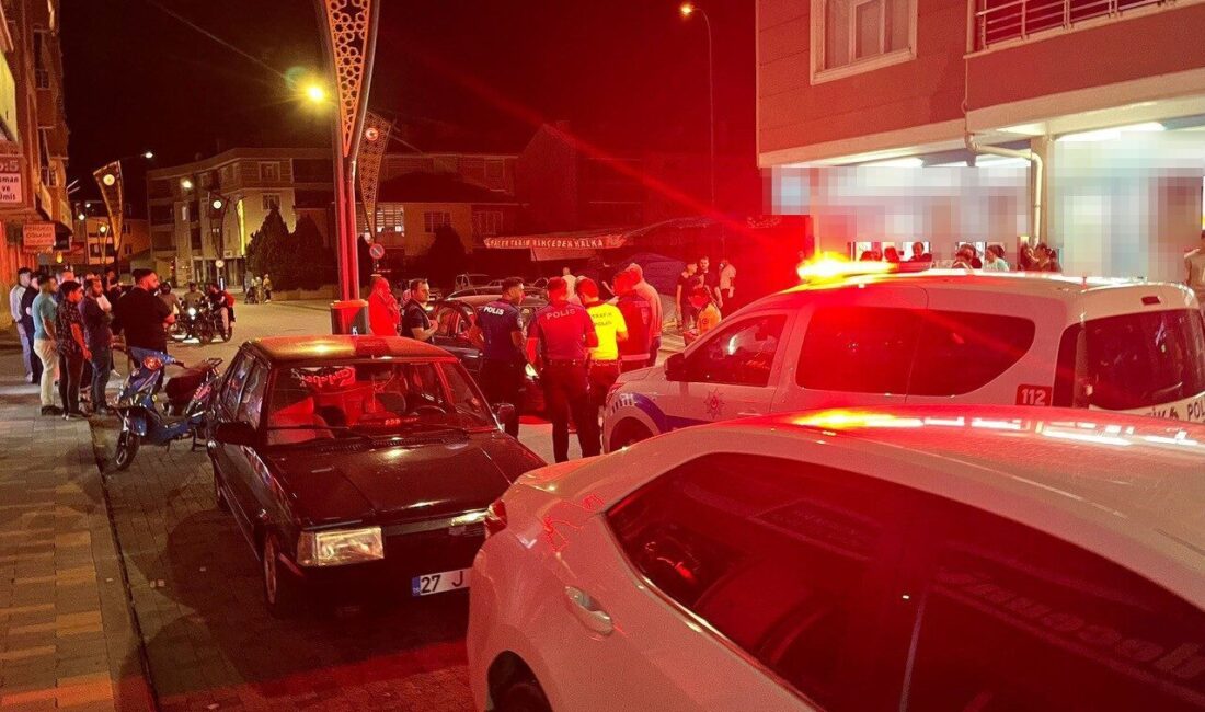 Konya’nın Kulu ilçesinde otomobilin çarptığı çocuk yere düşerken, araç ayağının