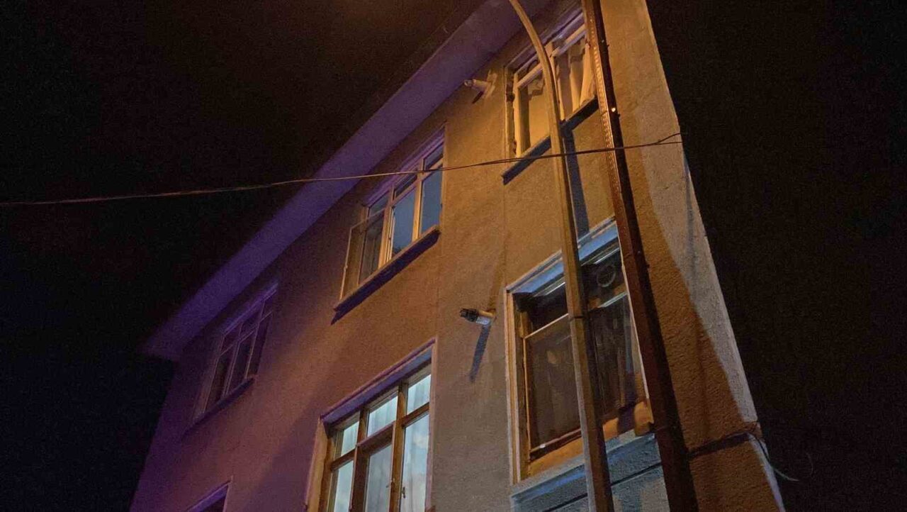 Konya’da 3. kattaki evlerinin penceresinden düşen 8 yaşındaki kız çocuğu