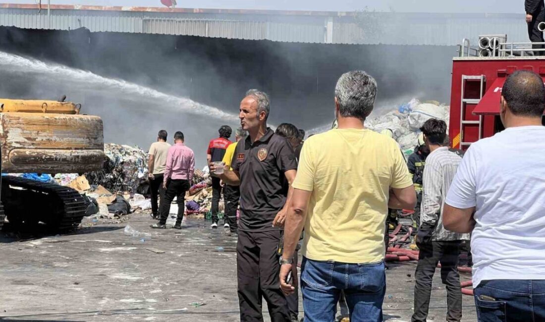 Konya’da geri dönüşüm fabrikasında çıkan yangın kısa süreli paniğe neden