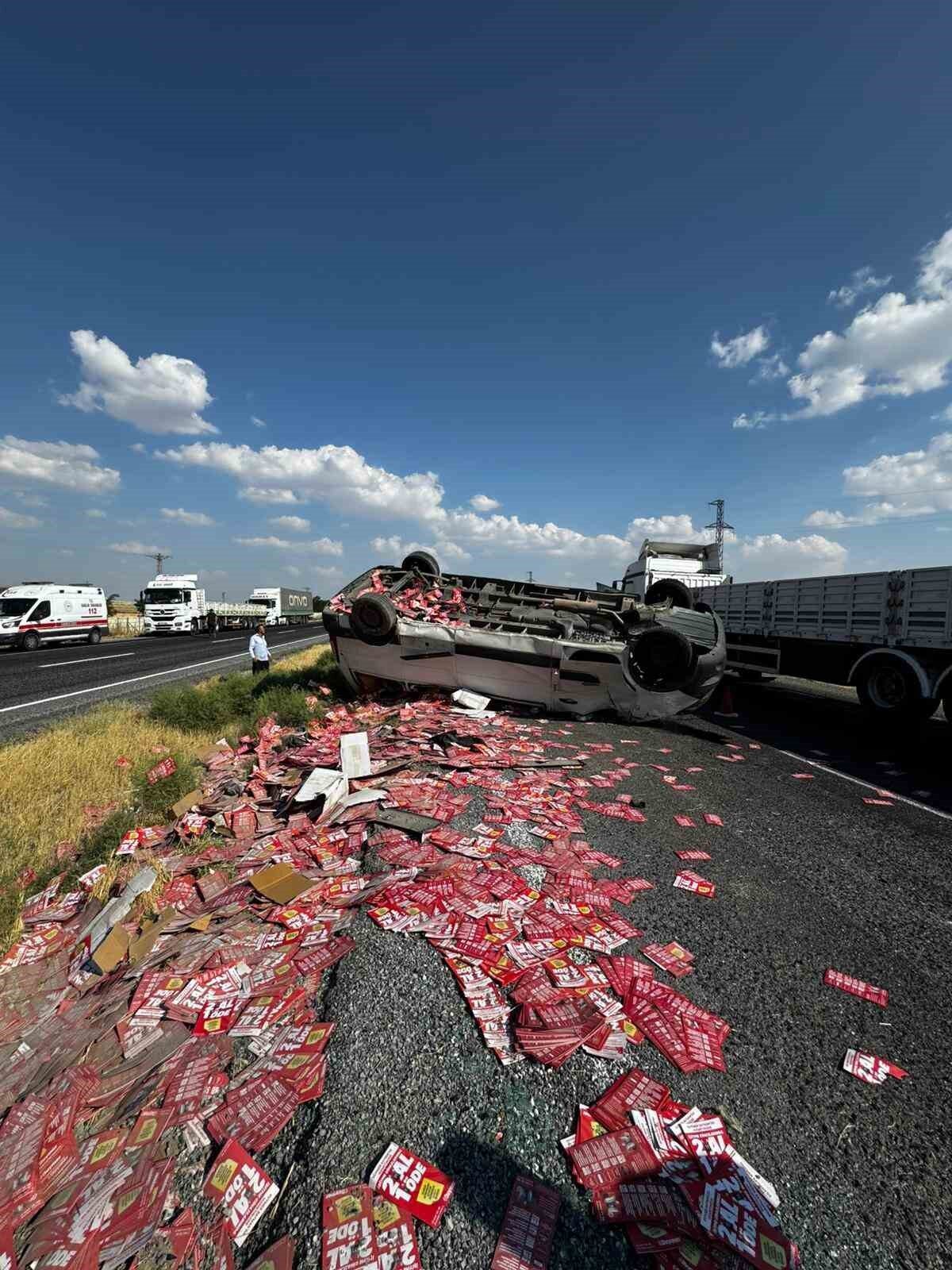 Konya’nın Karapınar ilçesinde minibüsün takla atması sonucu 4 kişi yaralandı.