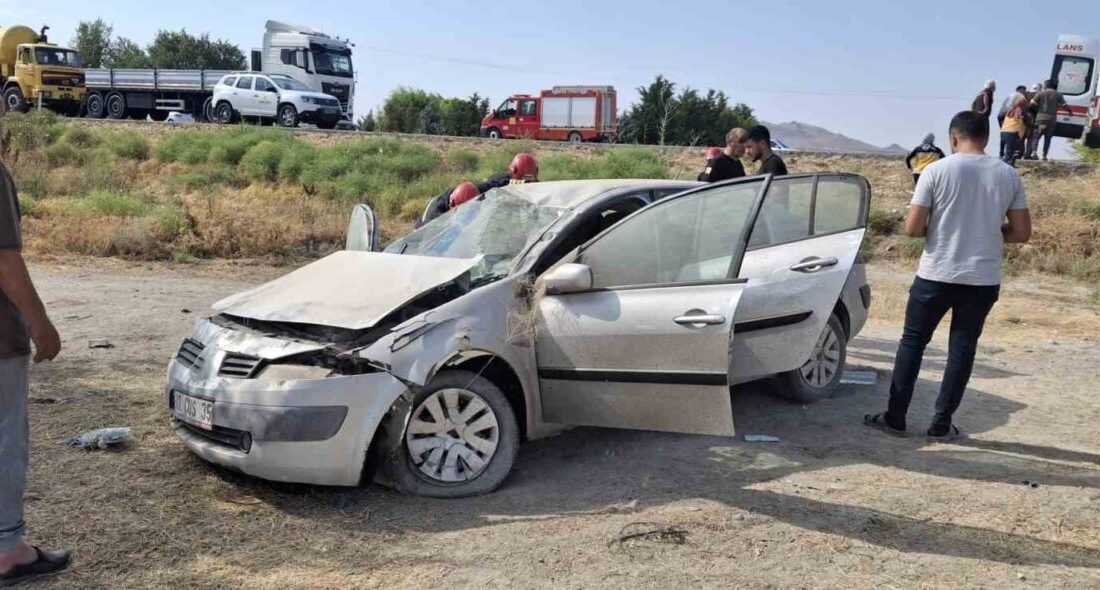Konya’nın Karapınar ilçesinde meydana gelen trafik kazasında 3 kişi yaralandı.