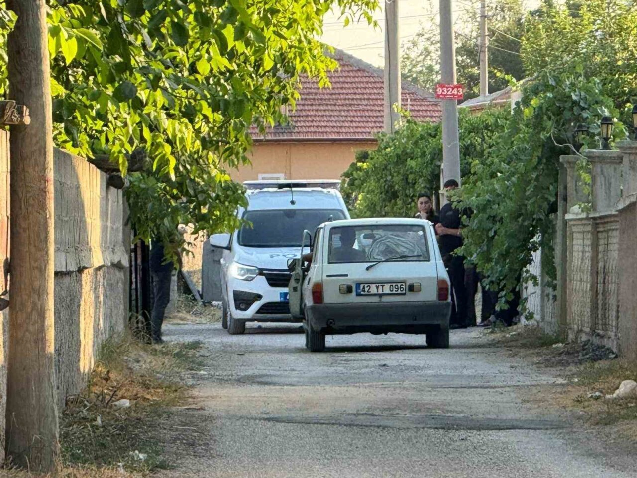 Konya’nın Ereğli ilçesinde silahlı saldırıya uğrayan 2 kişi hayatını kaybetti.