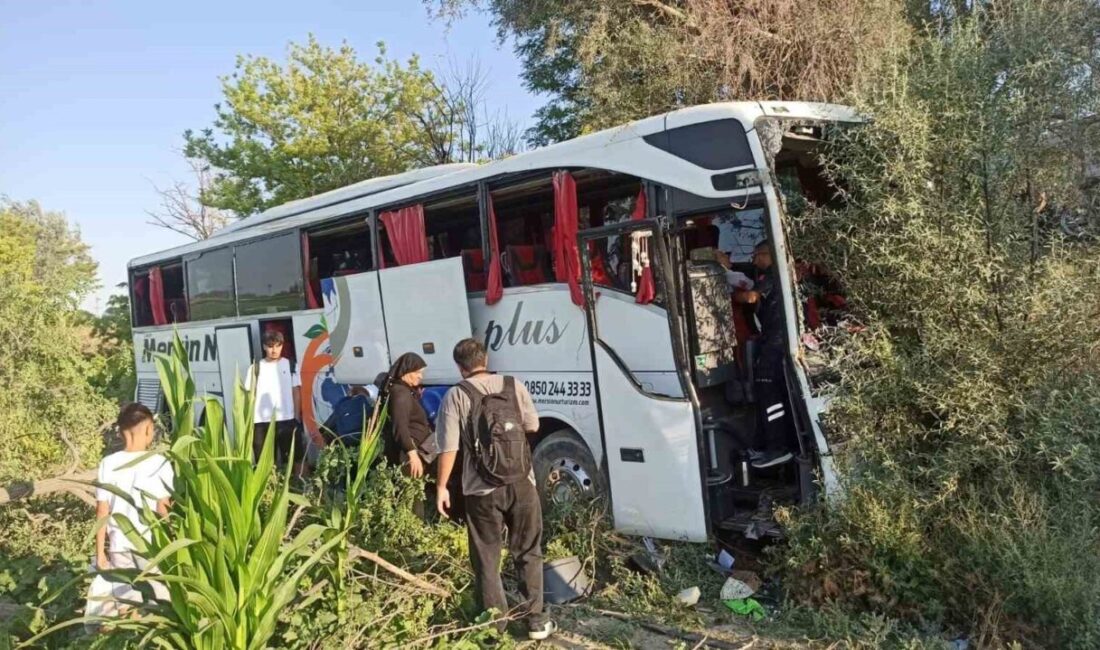 Konya’nın Karapınar ilçesinde kontrolden çıkan yolcu otobüsü yoldan çıkarak şarampoldeki