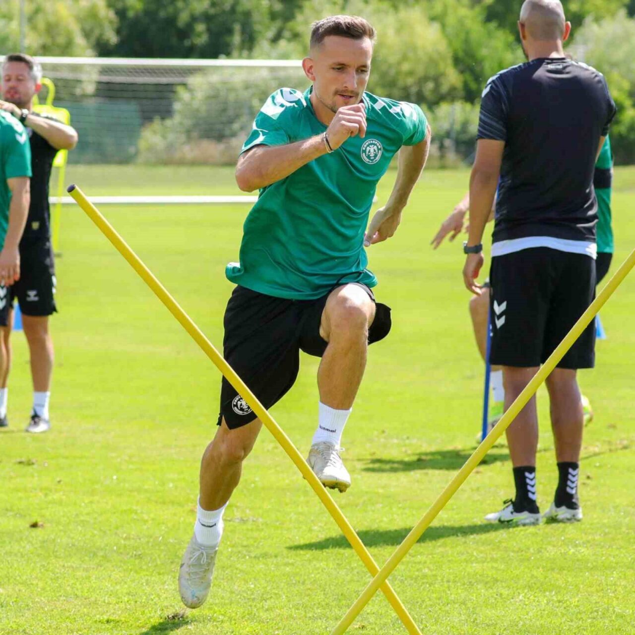 Yeni sezon hazırlıklarına Avusturya’da devam eden Konyaspor, öğle saatlerinde yaptığı
