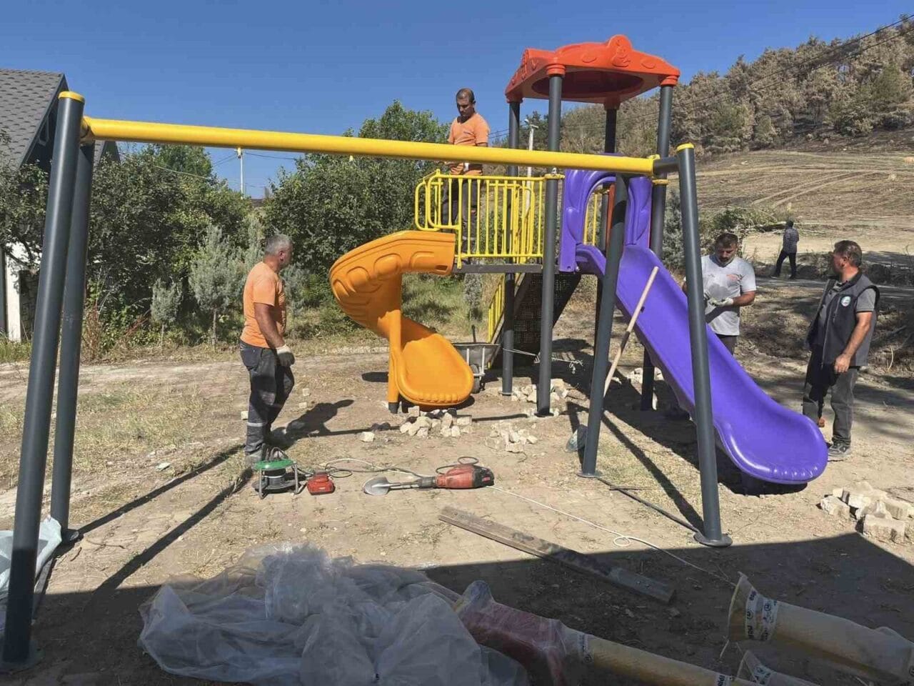 Gölpazarı’nın Köprücek Köyü’nde, çıkan orman yangının ardından başlatılan iyileştirme çalışmaları