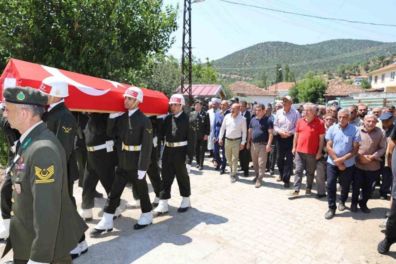 Amasya’nın son Kore gazilerinden 93 yaşındaki Hüseyin Yıldırım, hayatını kaybetti.
