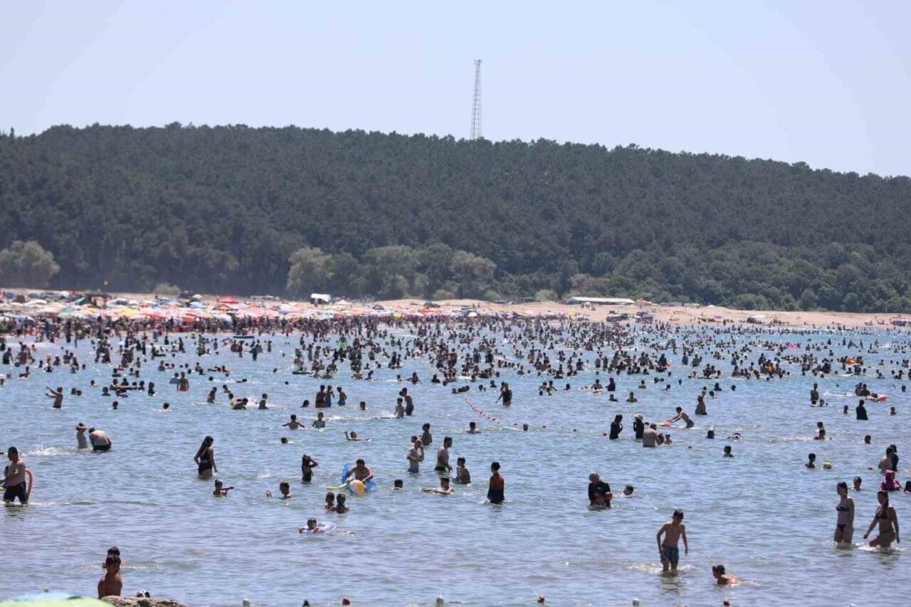 Kocaeli sahillerinde görev yapan KOSKEM ekipleri, bir haftada 202 kişiyi