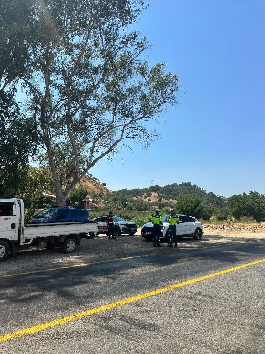 Aydın İl Jandarma Komutanlığı Trafik Jandarması ekipleri, trafik kazalarının önüne