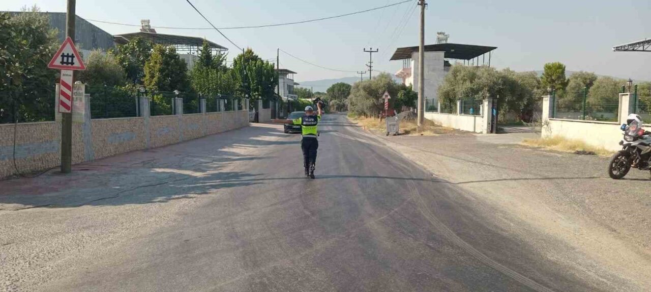 Aydın’ın Köşk ilçesinde yapılan ‘Şok’ trafik uygulamasında sürücüler hem denetlendi