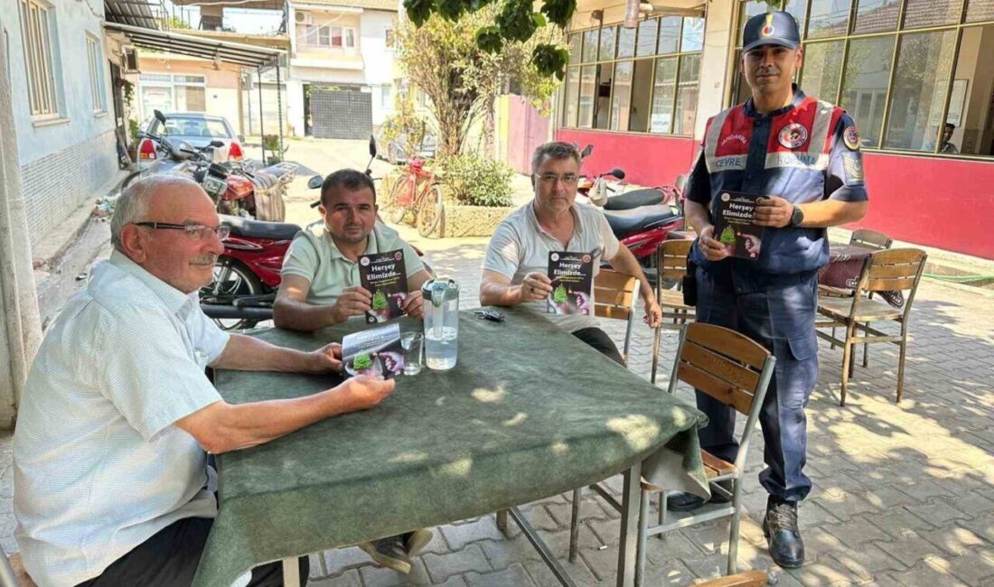 Aydın’da jandarma ekipleri orman yangınlara karşı vatandaşlara uyarılarda bulunarak bilgilendirmede