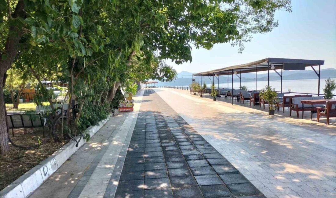 Muğla’nın Köyceğiz ilçesinde tüm Türkiye’de olduğu gibi aşırı sıcaklar etkisini