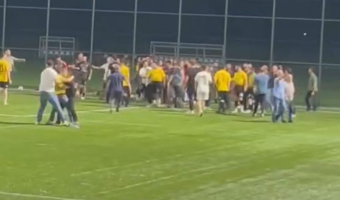 Bolu’da 68 köyün katıldığı turnuva maçında kavga çıktı. Yumrukların havada