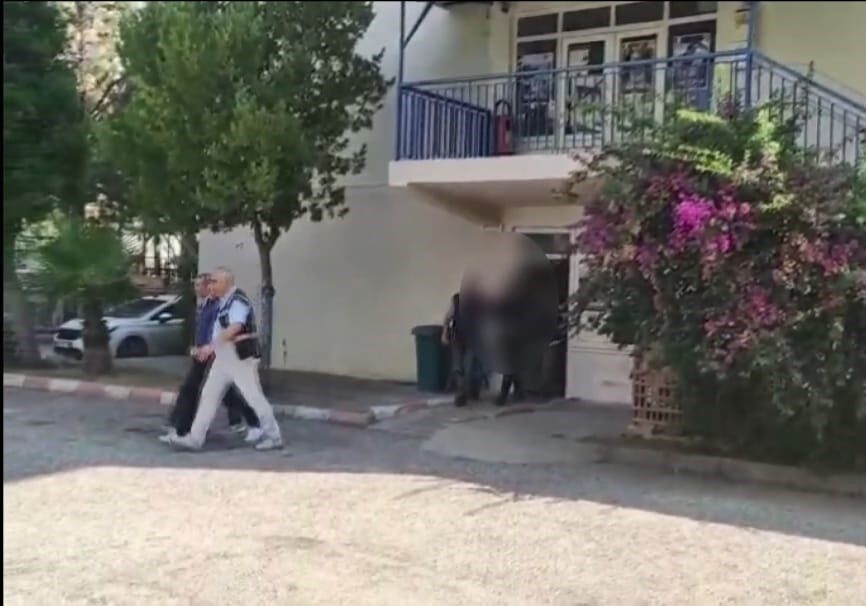 Adana’nın Kozan ilçesinde “yağmaya teşebbüs” ve “nitelikli tehdit” suçlarına karıştığı