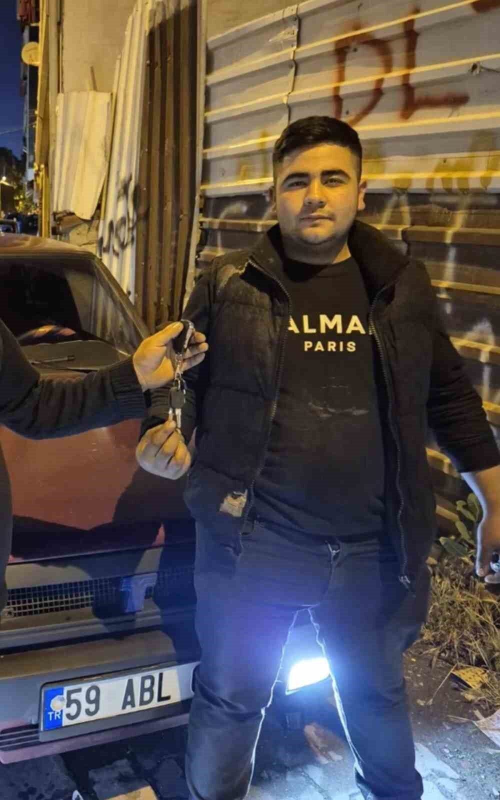 Küçükçekmece’de motosiklet tamiri yüzünden çıkan tartışmada, 16 yaşındaki genç döner