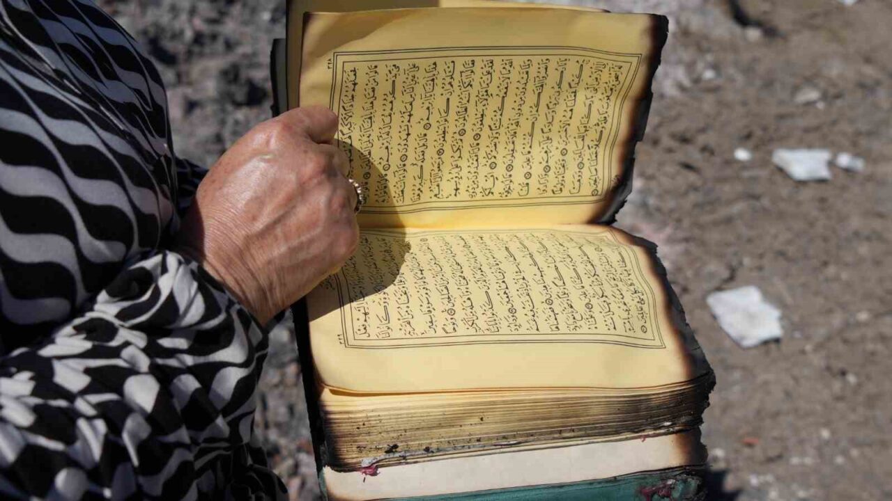 Ankara’da çıkan bir ev yangınında Selçuk çiftinin evi tamamen küle